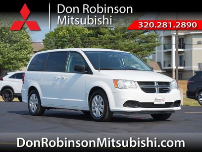 Used 2018 Dodge Grand Caravan SE w/ UConnect Hands-Free Group
