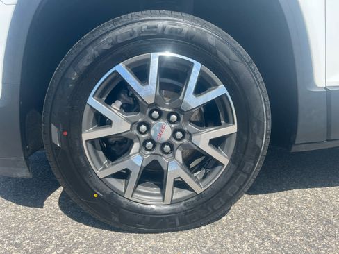 Used 2021 GMC Acadia SLE w/ Driver Convenience Package FWD image 37
