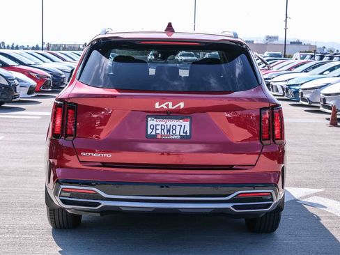 Used 2023 Kia Sorento S FWD image 5