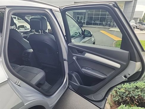 Used 2023 Audi Q5 e Premium Plus AWD/4WD image 17