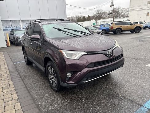 Used 2017 Toyota RAV4 XLE image 2