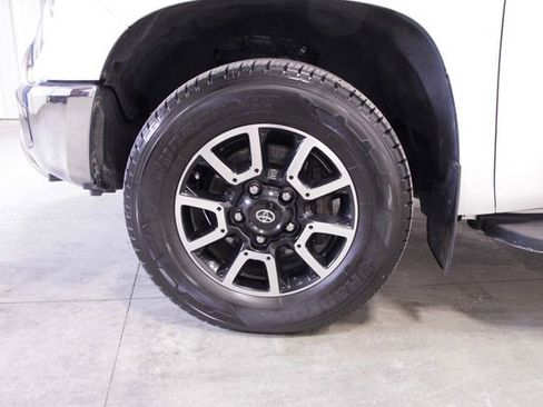 Used 2017 Toyota Tundra SR5 image 10