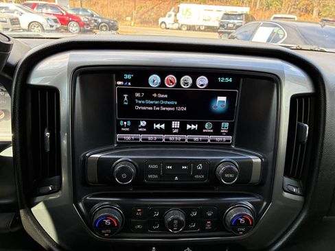 Used 2018 Chevrolet Silverado 1500 LT w/ All Star Edition image 18