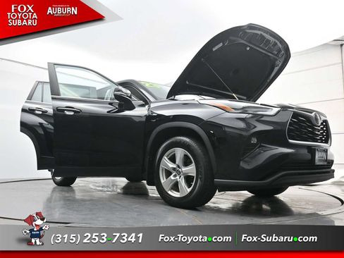 Used 2023 Toyota Highlander LE AWD/4WD image 38