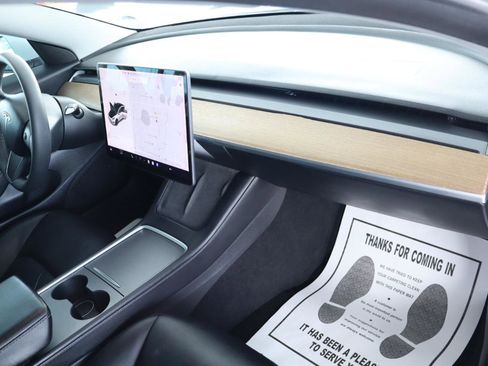 Used 2021 Tesla Model 3 Standard Range Plus image 36