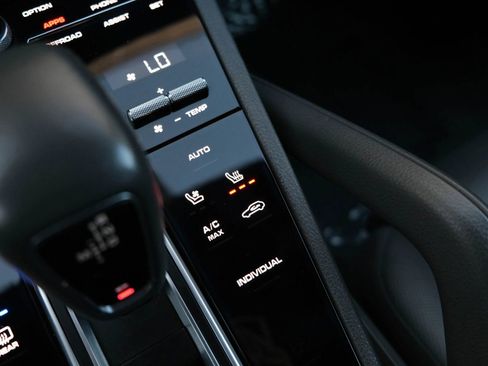 Used 2019 Porsche Cayenne image 45