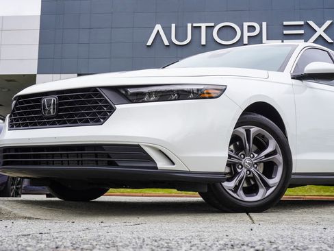 Used 2024 Honda Accord EX image 2