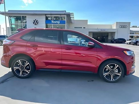 Used 2020 Ford Edge ST w/ Equipment Group 401A AWD/4WD image 2