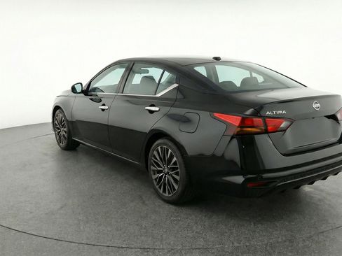 Used 2025 Nissan Altima 2.5 SV image 6