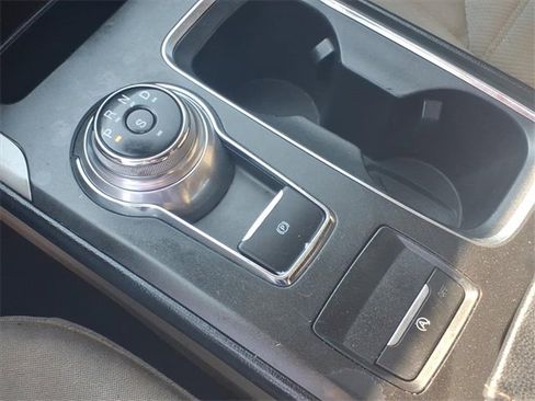 Used 2018 Ford Fusion SE image 9