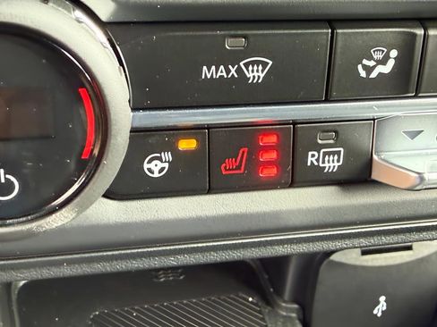 Used 2025 Ford Bronco Badlands AWD/4WD image 12