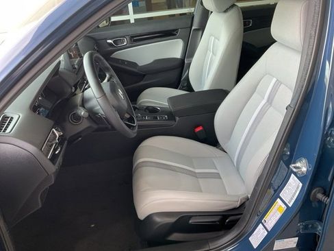 Used 2025 Honda Civic Sport image 3