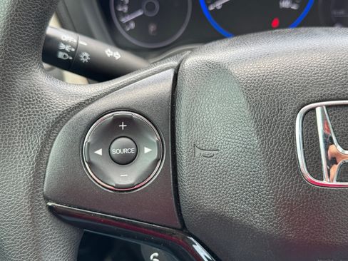 Used 2020 Honda HR-V LX image 22