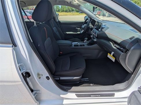 New 2025 Nissan Sentra SR w/ Midnight Edition image 24