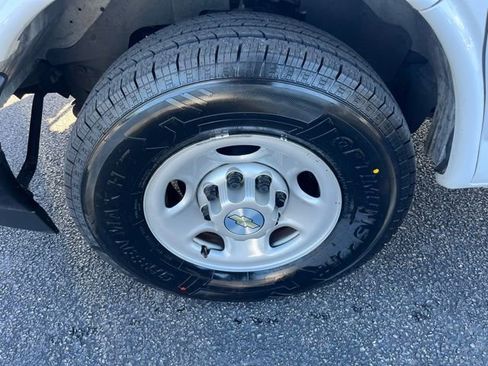 Used 2020 Chevrolet Express 2500 LS image 27