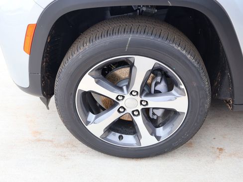New 2026 Jeep Grand Cherokee Limited AWD/4WD image 19