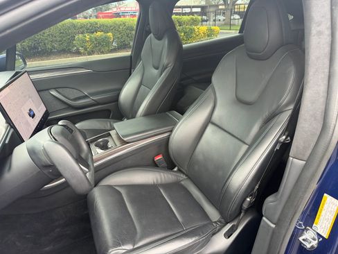 Used 2022 Tesla Model X image 13