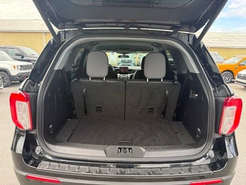 Used 2023 Ford Explorer XLT w/ Equipment Group 202A AWD/4WD image 45