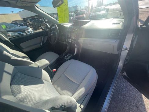 Used 2016 Subaru Forester 2.5i Premium image 12