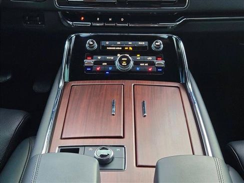 Used 2022 Lincoln Navigator L Reserve AWD/4WD image 12