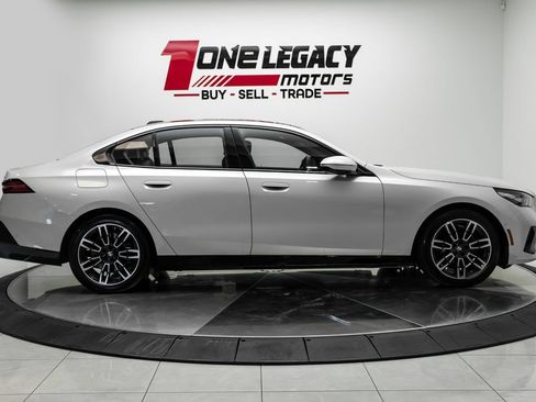Used 2026 BMW 530i xDrive AWD/4WD image 7