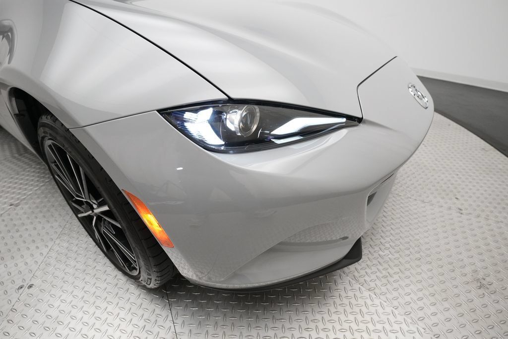 Used 2024 MAZDA MX-5 Miata RF Grand Touring RWD image 19