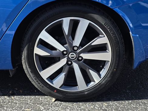 Used 2021 Nissan Versa SR image 32