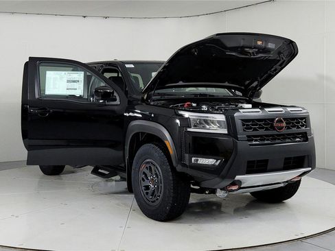 New 2025 Nissan Frontier PRO-4X image 9