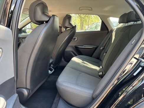 Used 2025 Kia K4 FWD image 25