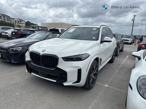 Certified 2024 BMW X5 xDrive40i w/ M Sport Package image 1