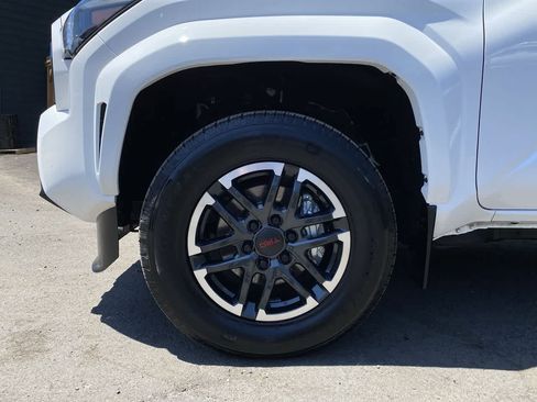 Used 2024 Toyota Tacoma TRD Sport w/ TRD Sport Upgrade Package AWD/4WD image 11