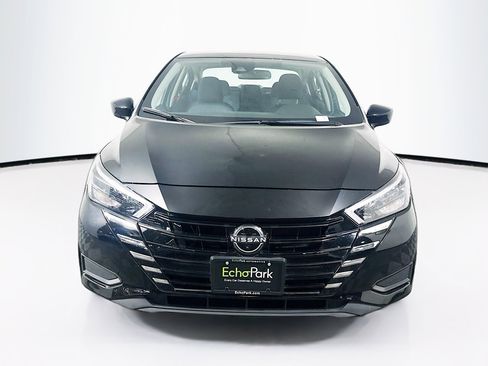 Used 2025 Nissan Versa SV image 2