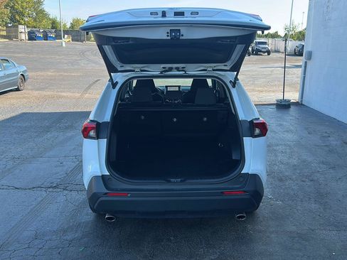 Used 2025 Toyota RAV4 XLE AWD/4WD image 15