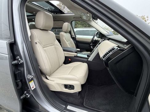 Used 2020 Land Rover Discovery HSE image 17