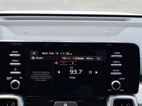 Used 2023 Kia Sorento LX image 28