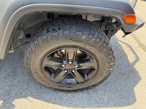 Used 2020 Jeep Wrangler Unlimited Sport AWD/4WD image 36