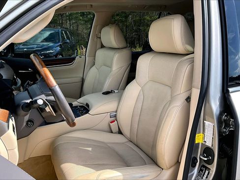 Used 2021 Lexus LX 570 4WD w/ Luxury Package image 8