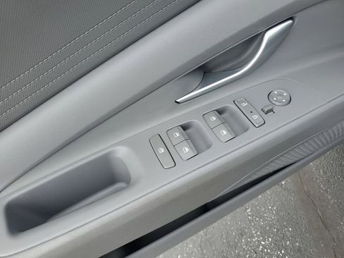 Certified 2023 Hyundai Elantra SEL FWD image 20