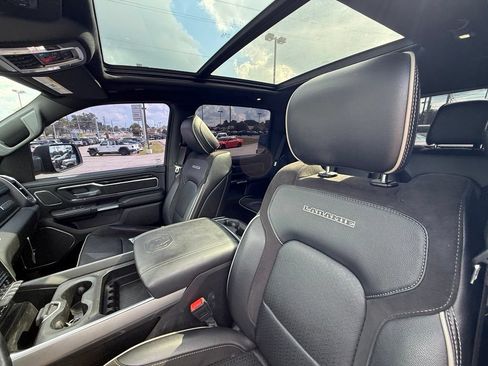 Used 2022 RAM 1500 Laramie AWD/4WD image 14