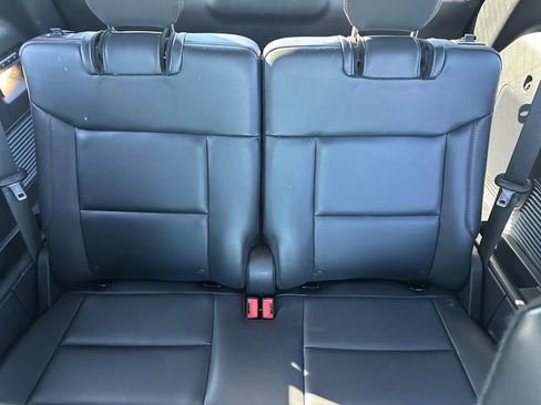 Used 2025 Ford Explorer ST-Line w/ Premium Package image 17
