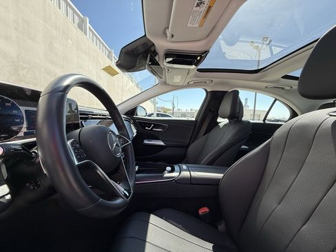 Used 2024 Mercedes-Benz E 350 4MATIC Sedan image 5