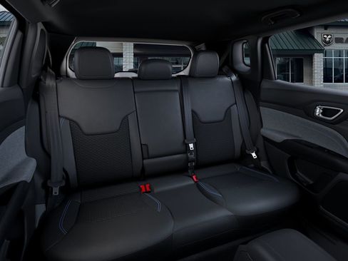 New 2026 Jeep Compass Latitude AWD/4WD image 17