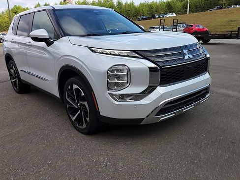 Used 2022 Mitsubishi Outlander SE image 4