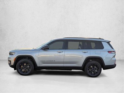 New 2025 Jeep Grand Cherokee L Laredo image 5