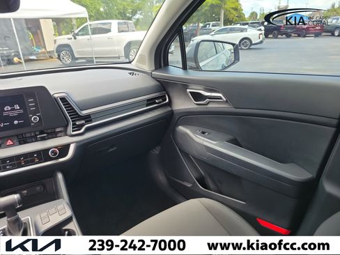 Certified 2025 Kia Sportage LX FWD image 16