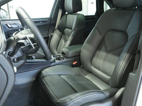 New 2026 Porsche Macan Turbo image 5