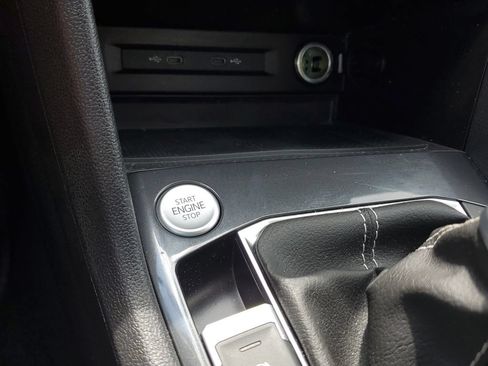 Certified 2023 Volkswagen Tiguan SE FWD image 29