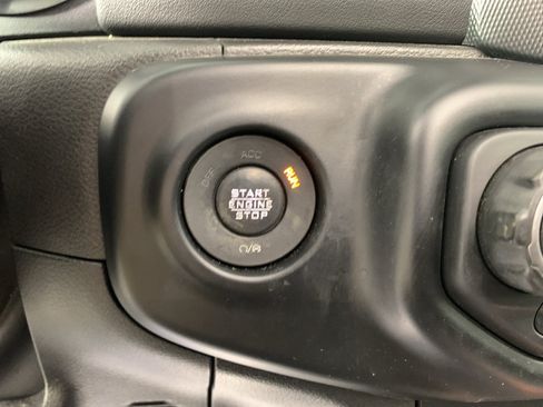 Used 2022 Jeep Wrangler Unlimited Sahara w/ Cold Weather Group AWD/4WD image 17