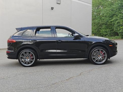 Used 2015 Porsche Cayenne Turbo AWD/4WD image 2