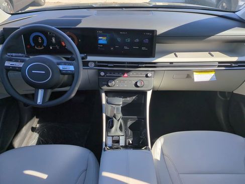 New 2026 Hyundai Tucson SE image 17